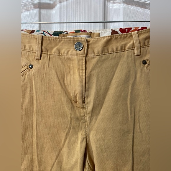 Tommy Bahama Capri Pants Mustard Yellow Mid Rise Snaps Pockets Zipper Belt Loops - Picture 5 of 7
